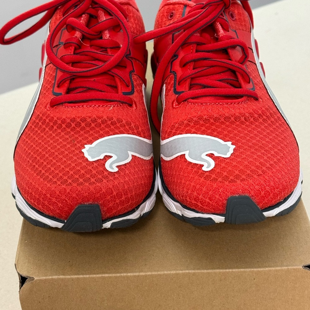 PUMA SNEAKERS BRAND NEW NEVER WORN - Picture 2 of 4